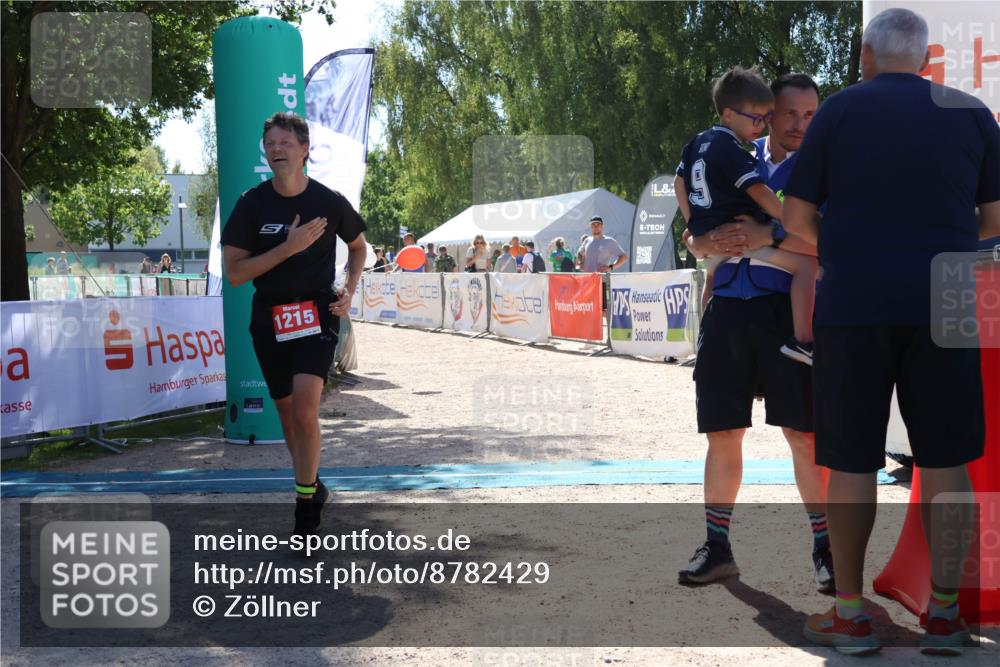 07.09.2025 - 19. Norderstedt Triathlon Zöllner http://msf.ph/oto/8782429 07.09.2025 14:16:00 Ziel 1215 meine-sportfotos.de