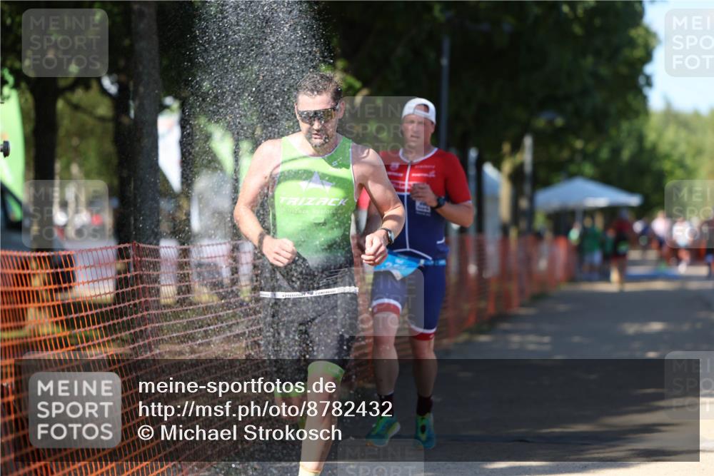 07.09.2025 - 19. Norderstedt Triathlon Michael Strokosch http://msf.ph/oto/8782432 07.09.2025 15:14:05 Laufen 361, 366, 976, 1466 meine-sportfotos.de