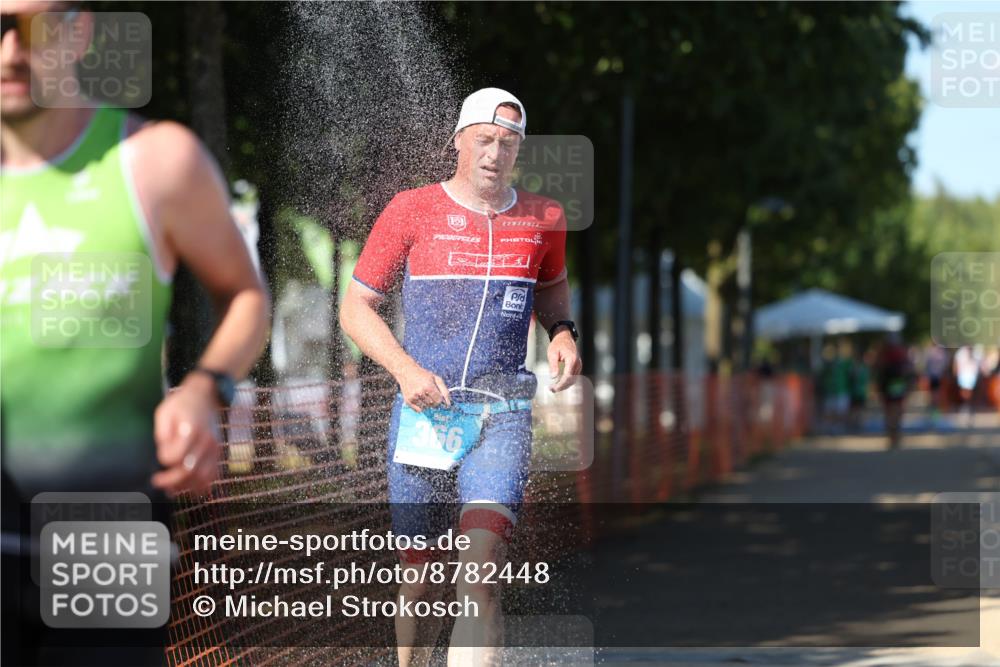 07.09.2025 - 19. Norderstedt Triathlon Michael Strokosch http://msf.ph/oto/8782448 07.09.2025 15:14:07 Laufen 361, 366, 976 meine-sportfotos.de