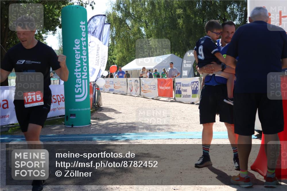 07.09.2025 - 19. Norderstedt Triathlon Zöllner http://msf.ph/oto/8782452 07.09.2025 14:16:01 Ziel 1215 meine-sportfotos.de