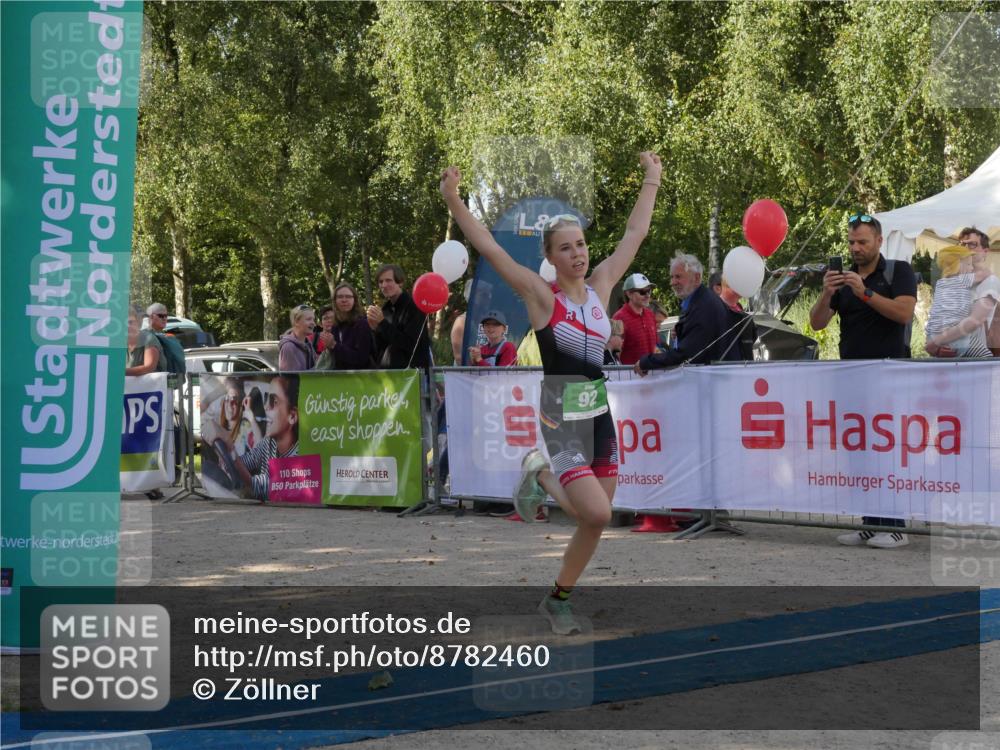 07.09.2025 - 19. Norderstedt Triathlon Zöllner http://msf.ph/oto/8782460 07.09.2025 11:04:23 Ziel 71, 92 meine-sportfotos.de