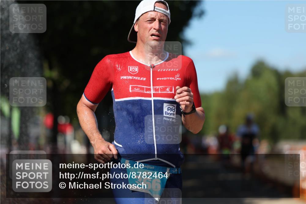 07.09.2025 - 19. Norderstedt Triathlon Michael Strokosch http://msf.ph/oto/8782464 07.09.2025 15:14:08 Laufen 361, 366, 976 meine-sportfotos.de