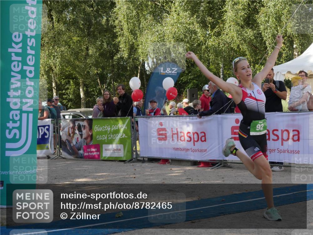07.09.2025 - 19. Norderstedt Triathlon Zöllner http://msf.ph/oto/8782465 07.09.2025 11:04:24 Ziel 71, 92 meine-sportfotos.de