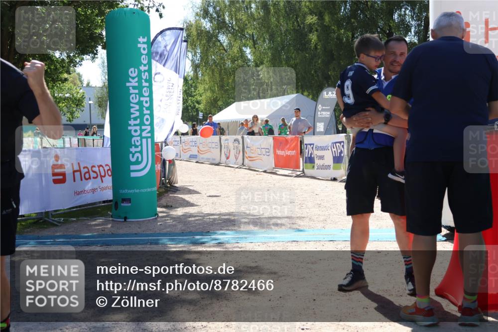 07.09.2025 - 19. Norderstedt Triathlon Zöllner http://msf.ph/oto/8782466 07.09.2025 14:16:01 Ziel 1215 meine-sportfotos.de