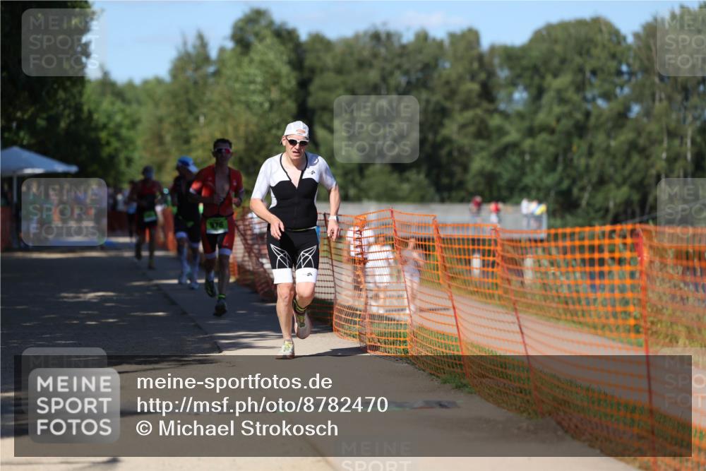 07.09.2025 - 19. Norderstedt Triathlon Michael Strokosch http://msf.ph/oto/8782470 07.09.2025 15:14:10 Laufen 361, 366, 976 meine-sportfotos.de