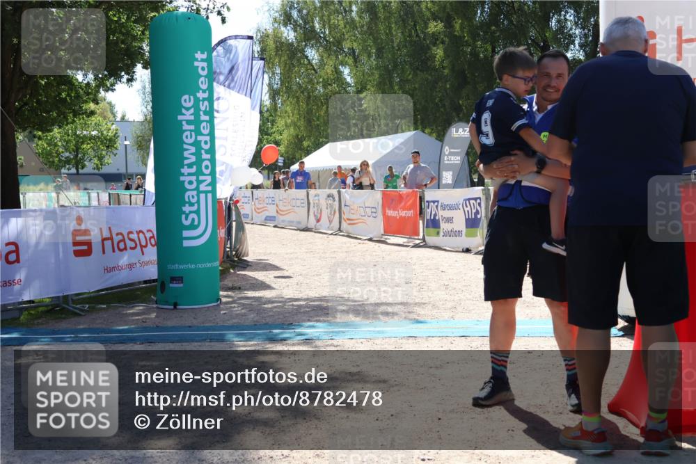07.09.2025 - 19. Norderstedt Triathlon Zöllner http://msf.ph/oto/8782478 07.09.2025 14:16:01 Ziel 1215 meine-sportfotos.de