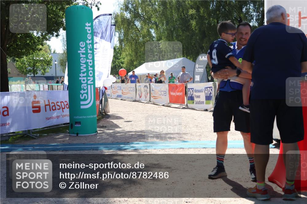 07.09.2025 - 19. Norderstedt Triathlon Zöllner http://msf.ph/oto/8782486 07.09.2025 14:16:02 Ziel 1215 meine-sportfotos.de