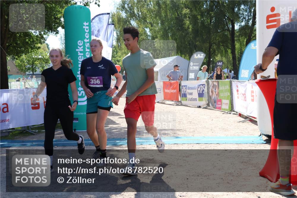 07.09.2025 - 19. Norderstedt Triathlon Zöllner http://msf.ph/oto/8782520 07.09.2025 14:16:14 Ziel 356 meine-sportfotos.de