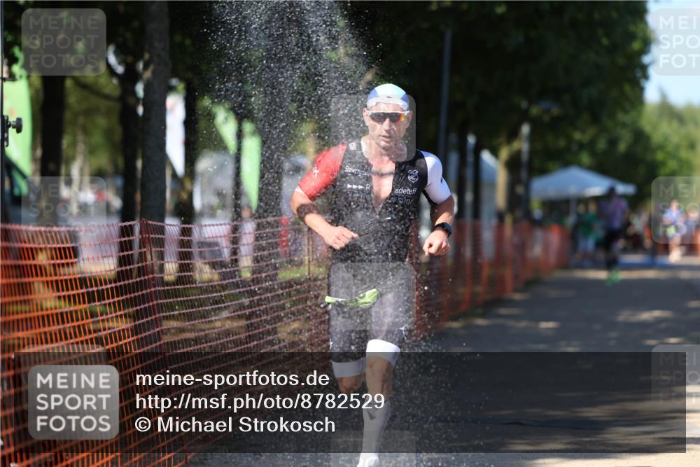 07.09.2025 - 19. Norderstedt Triathlon Michael Strokosch http://msf.ph/oto/8782529 07.09.2025 15:14:15 Laufen 361, 976 meine-sportfotos.de