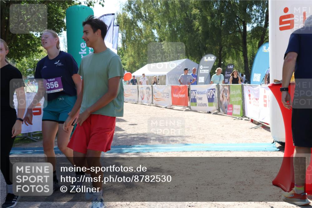 07.09.2025 - 19. Norderstedt Triathlon Zöllner http://msf.ph/oto/8782530 07.09.2025 14:16:15 Ziel 356 meine-sportfotos.de
