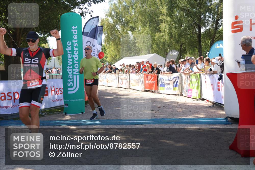 07.09.2025 - 19. Norderstedt Triathlon Zöllner http://msf.ph/oto/8782557 07.09.2025 13:00:47 Ziel 695, 1247 meine-sportfotos.de