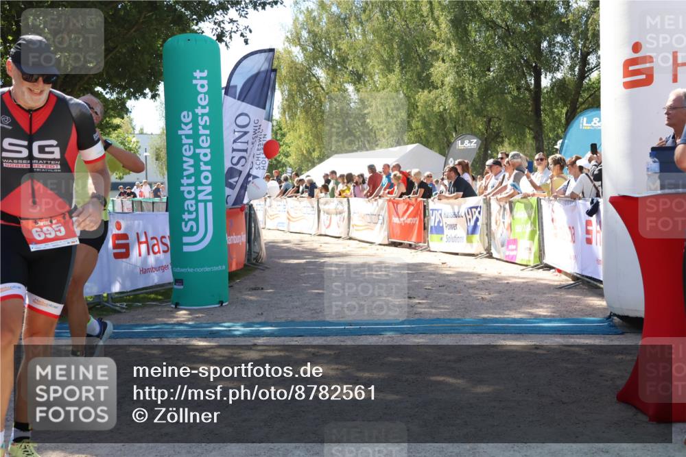 07.09.2025 - 19. Norderstedt Triathlon Zöllner http://msf.ph/oto/8782561 07.09.2025 13:00:48 Ziel 695, 1247 meine-sportfotos.de
