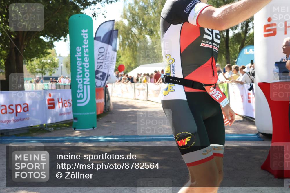 07.09.2025 - 19. Norderstedt Triathlon Zöllner http://msf.ph/oto/8782564 07.09.2025 13:00:50 Ziel 695, 1247 meine-sportfotos.de