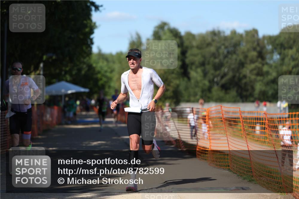 07.09.2025 - 19. Norderstedt Triathlon Michael Strokosch http://msf.ph/oto/8782599 07.09.2025 15:14:23 Laufen 1017, 1401 meine-sportfotos.de