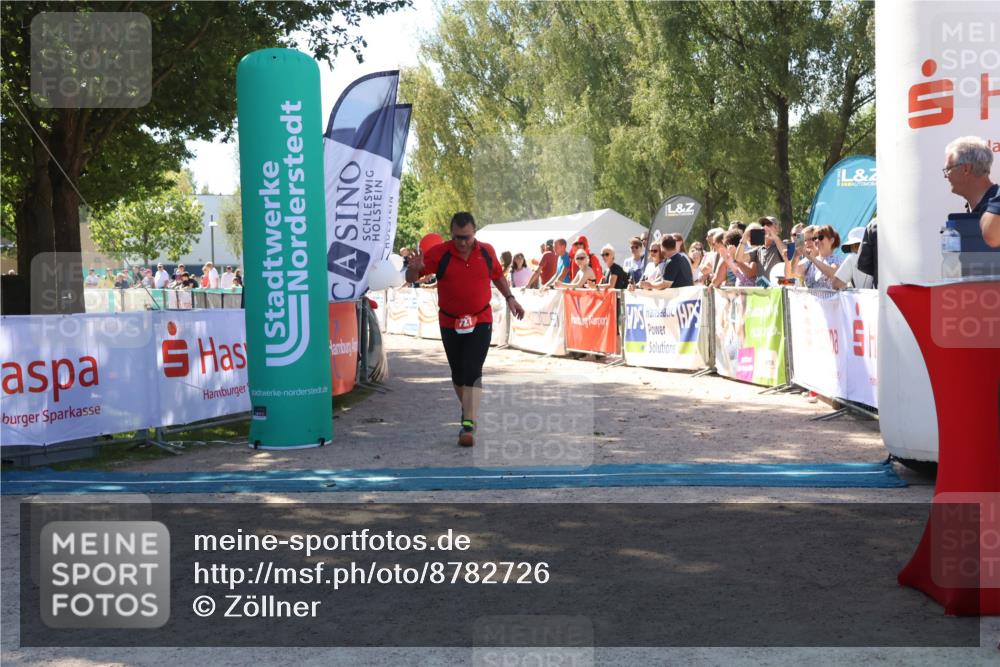 07.09.2025 - 19. Norderstedt Triathlon Zöllner http://msf.ph/oto/8782726 07.09.2025 13:01:29 Ziel 727 meine-sportfotos.de