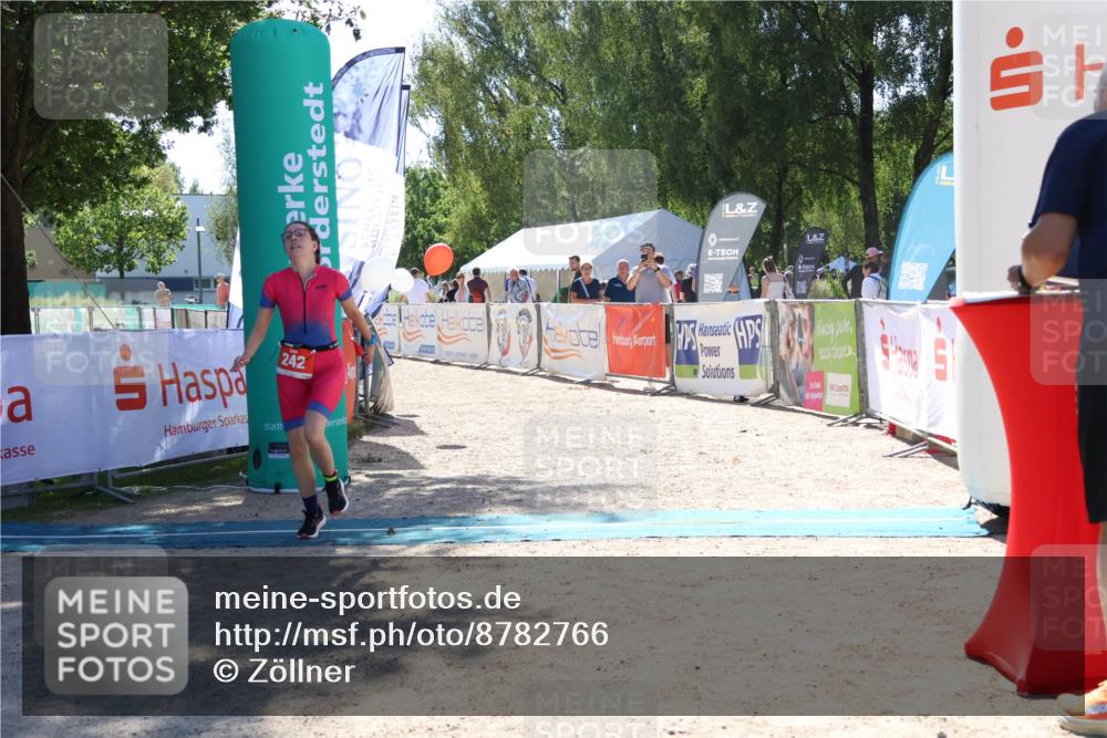 07.09.2025 - 19. Norderstedt Triathlon Zöllner http://msf.ph/oto/8782766 07.09.2025 14:21:28 Ziel 242 meine-sportfotos.de