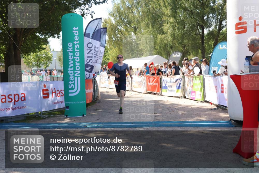 07.09.2025 - 19. Norderstedt Triathlon Zöllner http://msf.ph/oto/8782789 07.09.2025 13:02:00 Ziel 210 meine-sportfotos.de