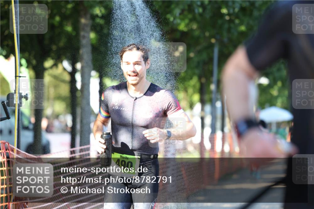 07.09.2025 - 19. Norderstedt Triathlon Michael Strokosch http://msf.ph/oto/8782791 07.09.2025 16:10:44 Laufen 448, 460, 485, 490, 1071 meine-sportfotos.de