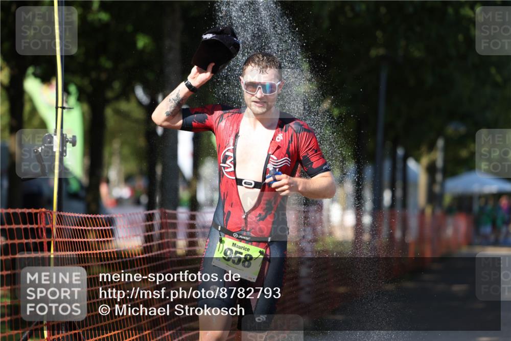 07.09.2025 - 19. Norderstedt Triathlon Michael Strokosch http://msf.ph/oto/8782793 07.09.2025 15:14:58 Laufen 958 meine-sportfotos.de