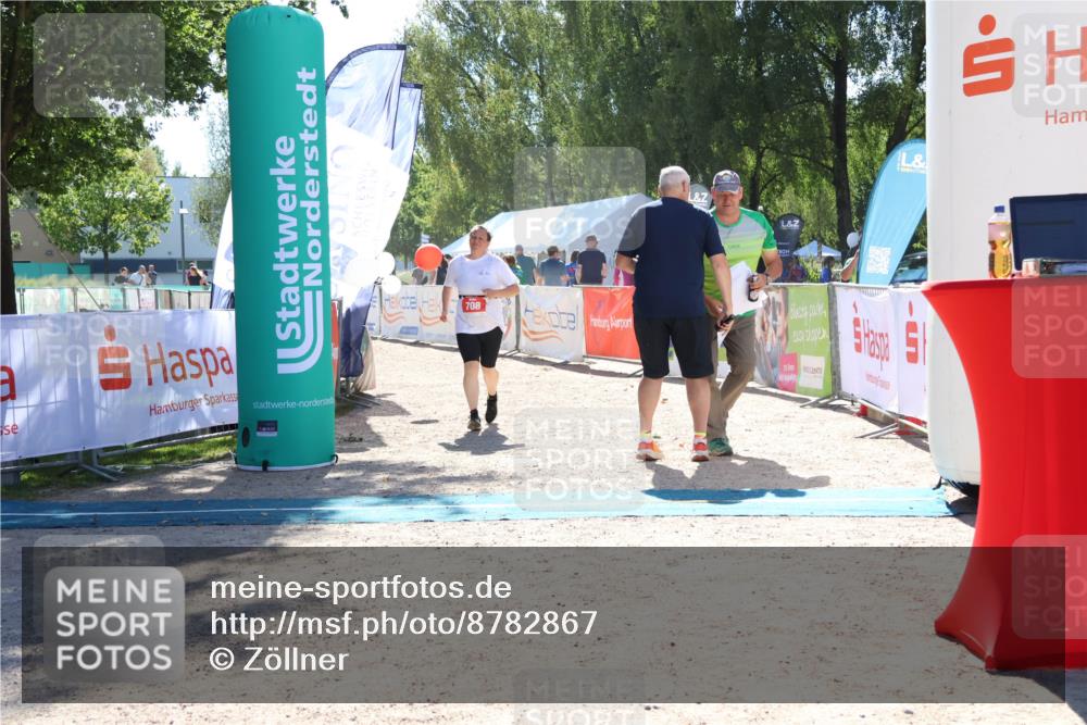 07.09.2025 - 19. Norderstedt Triathlon Zöllner http://msf.ph/oto/8782867 07.09.2025 14:36:04 Ziel 708 meine-sportfotos.de
