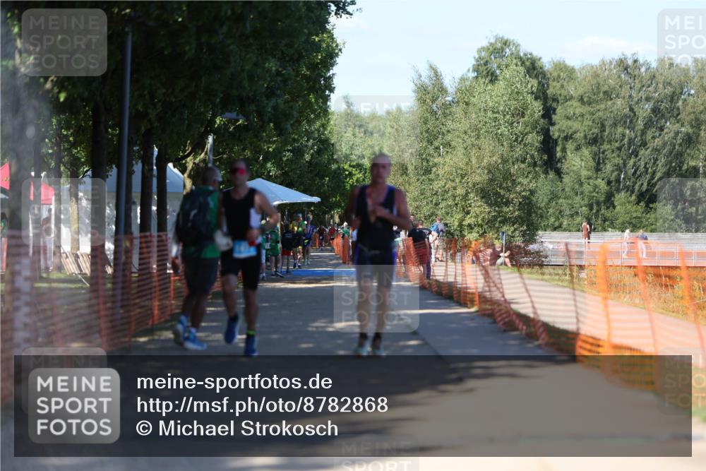 07.09.2025 - 19. Norderstedt Triathlon Michael Strokosch http://msf.ph/oto/8782868 07.09.2025 15:15:37 Laufen 400, 1471 meine-sportfotos.de
