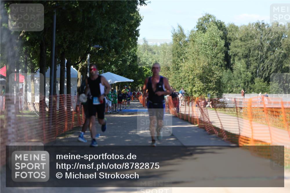 07.09.2025 - 19. Norderstedt Triathlon Michael Strokosch http://msf.ph/oto/8782875 07.09.2025 15:15:37 Laufen 400, 1471 meine-sportfotos.de