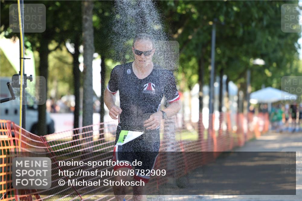 07.09.2025 - 19. Norderstedt Triathlon Michael Strokosch http://msf.ph/oto/8782909 07.09.2025 16:11:00 Laufen 547, 548 meine-sportfotos.de