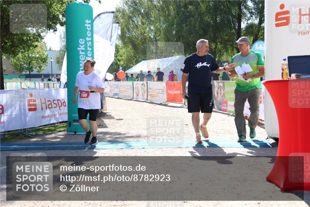07.09.2025 - 19. Norderstedt Triathlon Zöllner http://msf.ph/oto/8782923 07.09.2025 14:36:06 Ziel 708 meine-sportfotos.de