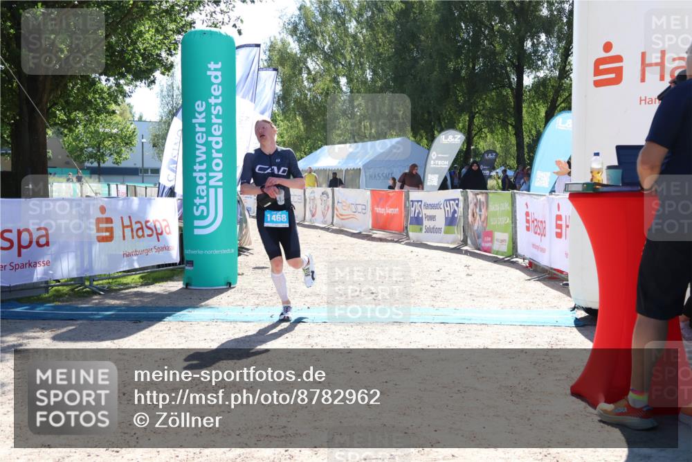 07.09.2025 - 19. Norderstedt Triathlon Zöllner http://msf.ph/oto/8782962 07.09.2025 15:02:08 Ziel 1468 meine-sportfotos.de