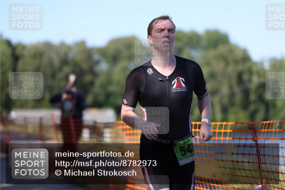 07.09.2025 - 19. Norderstedt Triathlon Michael Strokosch http://msf.ph/oto/8782973 07.09.2025 16:11:04 Laufen 547, 548 meine-sportfotos.de