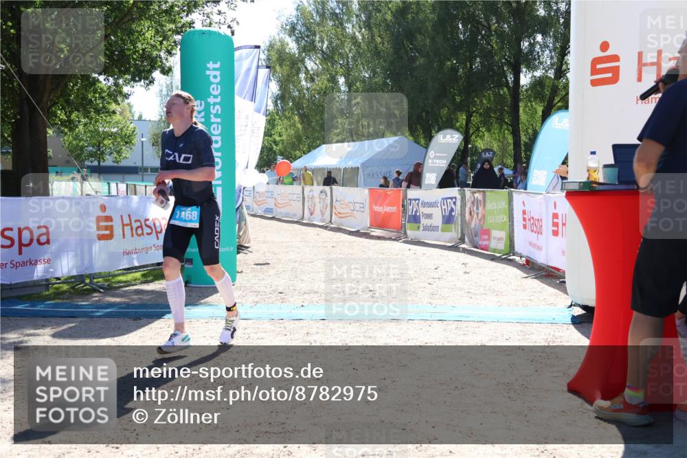 07.09.2025 - 19. Norderstedt Triathlon Zöllner http://msf.ph/oto/8782975 07.09.2025 15:02:09 Ziel 1468 meine-sportfotos.de