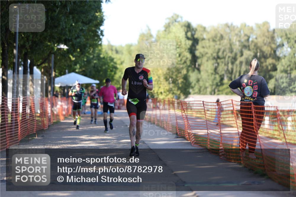 07.09.2025 - 19. Norderstedt Triathlon Michael Strokosch http://msf.ph/oto/8782978 07.09.2025 16:11:13 Laufen 491, 950 meine-sportfotos.de