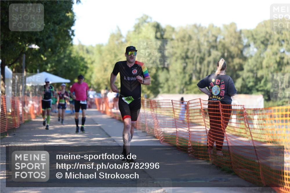 07.09.2025 - 19. Norderstedt Triathlon Michael Strokosch http://msf.ph/oto/8782996 07.09.2025 16:11:14 Laufen 491, 950 meine-sportfotos.de