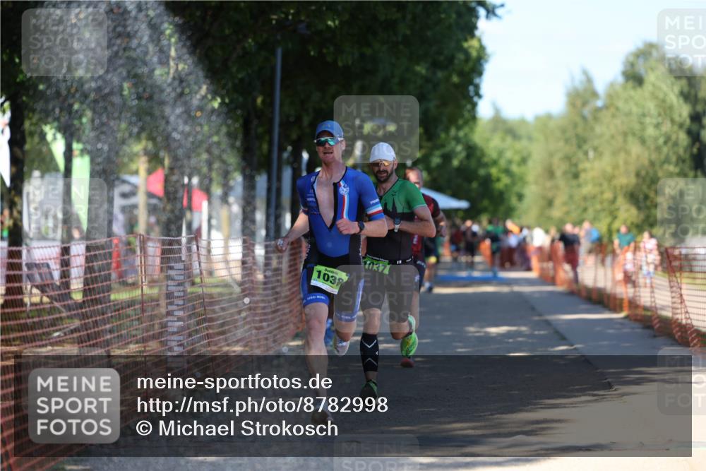 07.09.2025 - 19. Norderstedt Triathlon Michael Strokosch http://msf.ph/oto/8782998 07.09.2025 15:15:55 Laufen 964 meine-sportfotos.de