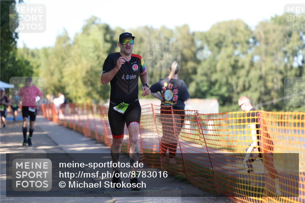 07.09.2025 - 19. Norderstedt Triathlon Michael Strokosch http://msf.ph/oto/8783016 07.09.2025 16:11:15 Laufen 491, 950, 1481 meine-sportfotos.de