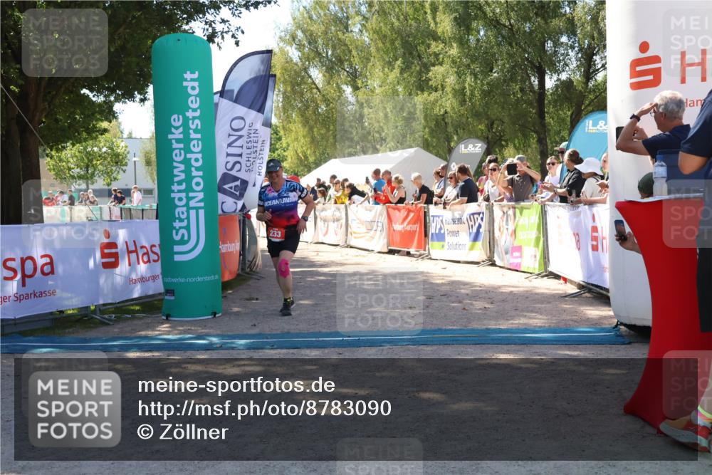 07.09.2025 - 19. Norderstedt Triathlon Zöllner http://msf.ph/oto/8783090 07.09.2025 13:03:41 Ziel 233, 1251 meine-sportfotos.de
