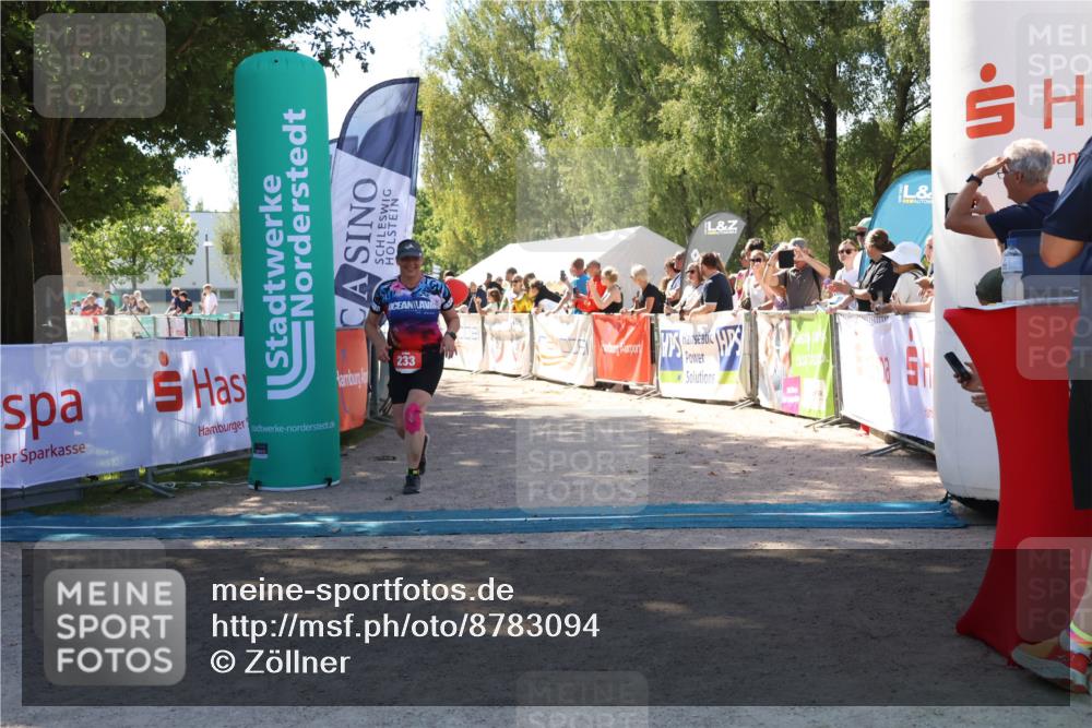 07.09.2025 - 19. Norderstedt Triathlon Zöllner http://msf.ph/oto/8783094 07.09.2025 13:03:41 Ziel 233, 1251 meine-sportfotos.de