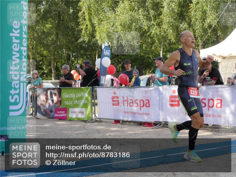 07.09.2025 - 19. Norderstedt Triathlon Zöllner http://msf.ph/oto/8783186 07.09.2025 11:51:05 Ziel 225, 1185, 1335 meine-sportfotos.de