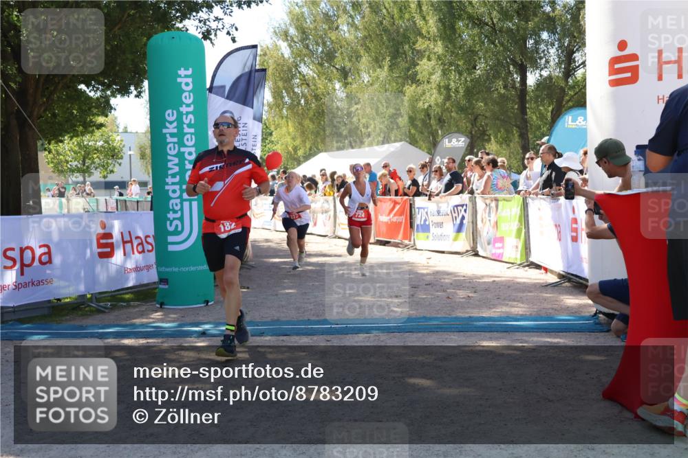 07.09.2025 - 19. Norderstedt Triathlon Zöllner http://msf.ph/oto/8783209 07.09.2025 13:03:53 Ziel 182, 207, 273, 721, 724 meine-sportfotos.de