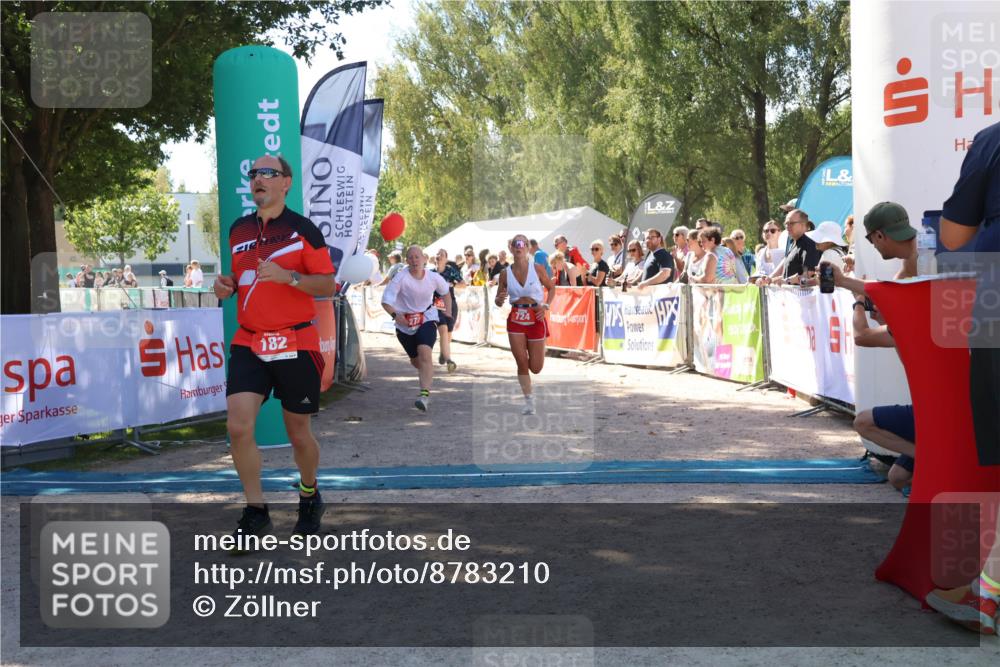 07.09.2025 - 19. Norderstedt Triathlon Zöllner http://msf.ph/oto/8783210 07.09.2025 13:03:53 Ziel 182, 207, 273, 721, 724 meine-sportfotos.de