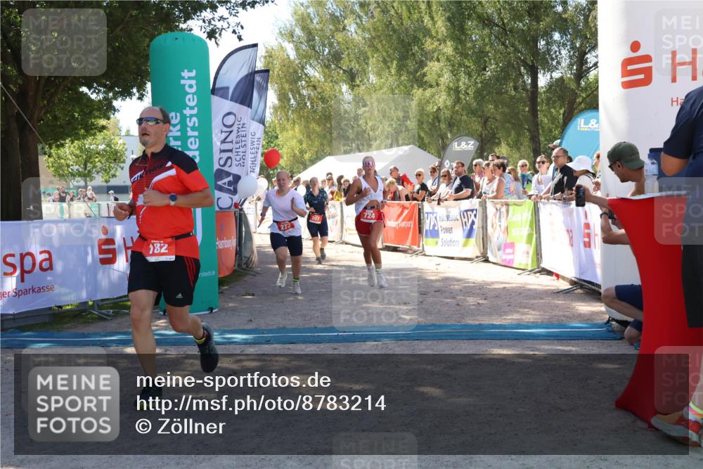 07.09.2025 - 19. Norderstedt Triathlon Zöllner http://msf.ph/oto/8783214 07.09.2025 13:03:53 Ziel 182, 207, 273, 721, 724 meine-sportfotos.de