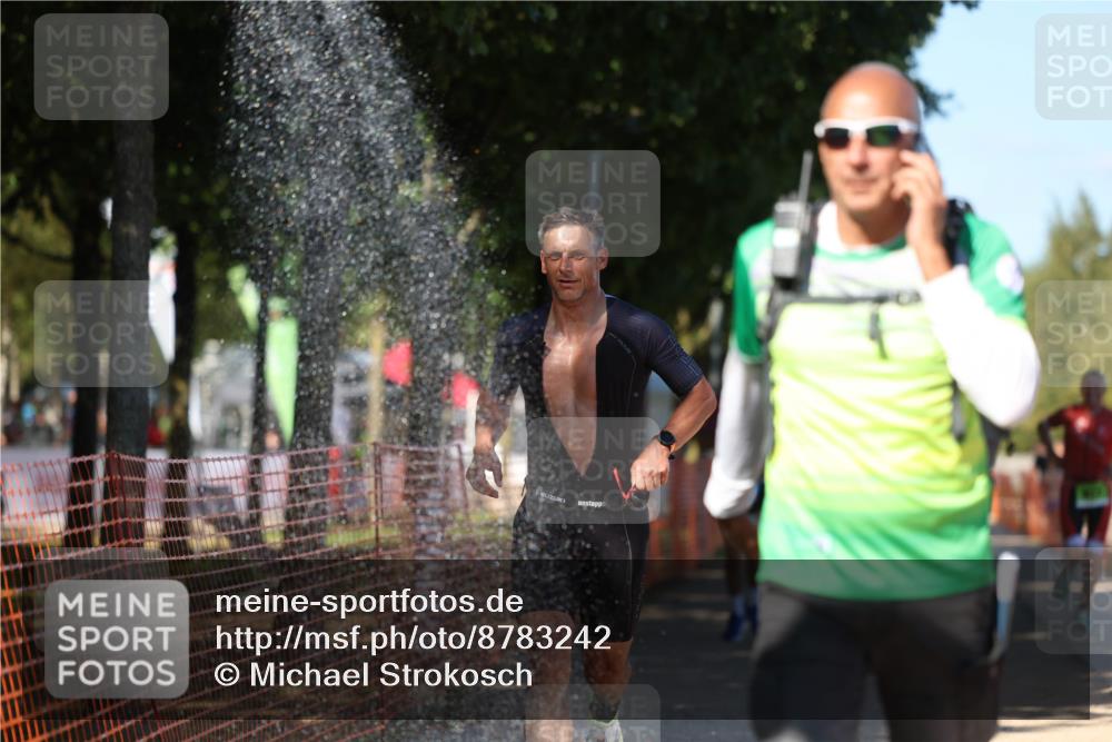07.09.2025 - 19. Norderstedt Triathlon Michael Strokosch http://msf.ph/oto/8783242 07.09.2025 15:16:20 Laufen 911, 977, 1465, 1502 meine-sportfotos.de