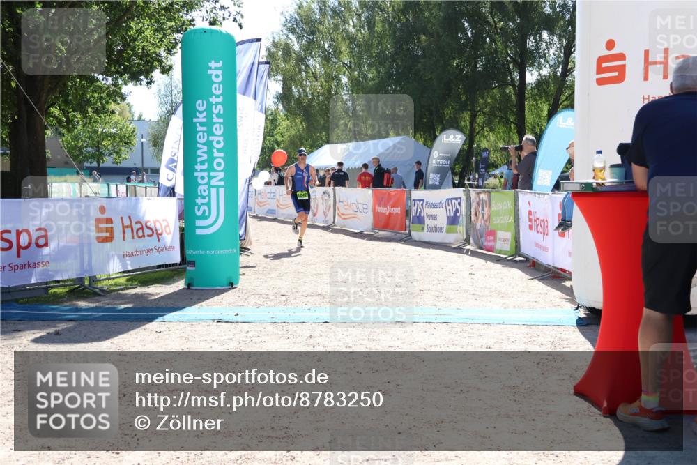 07.09.2025 - 19. Norderstedt Triathlon Zöllner http://msf.ph/oto/8783250 07.09.2025 15:08:37 Ziel 1042 meine-sportfotos.de
