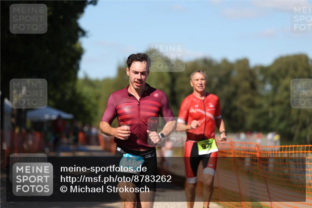 07.09.2025 - 19. Norderstedt Triathlon Michael Strokosch http://msf.ph/oto/8783262 07.09.2025 15:16:24 Laufen 911, 977, 1465, 1502 meine-sportfotos.de