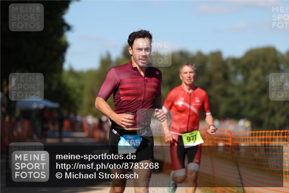 07.09.2025 - 19. Norderstedt Triathlon Michael Strokosch http://msf.ph/oto/8783268 07.09.2025 15:16:25 Laufen 977, 1465, 1502 meine-sportfotos.de