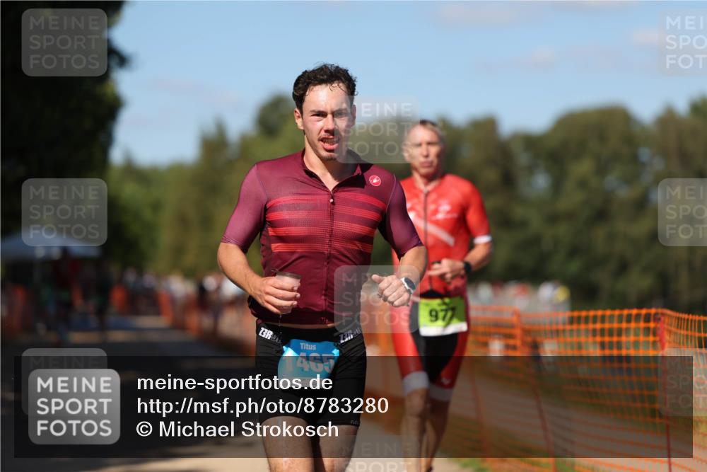 07.09.2025 - 19. Norderstedt Triathlon Michael Strokosch http://msf.ph/oto/8783280 07.09.2025 15:16:25 Laufen 977, 1465, 1502 meine-sportfotos.de