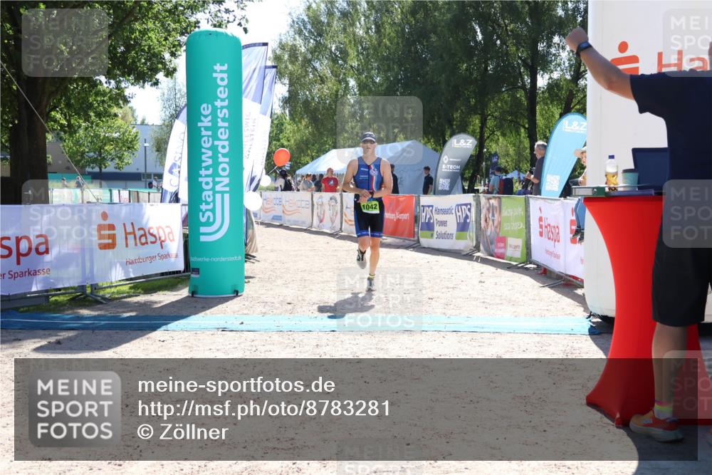 07.09.2025 - 19. Norderstedt Triathlon Zöllner http://msf.ph/oto/8783281 07.09.2025 15:08:39 Ziel 1042 meine-sportfotos.de