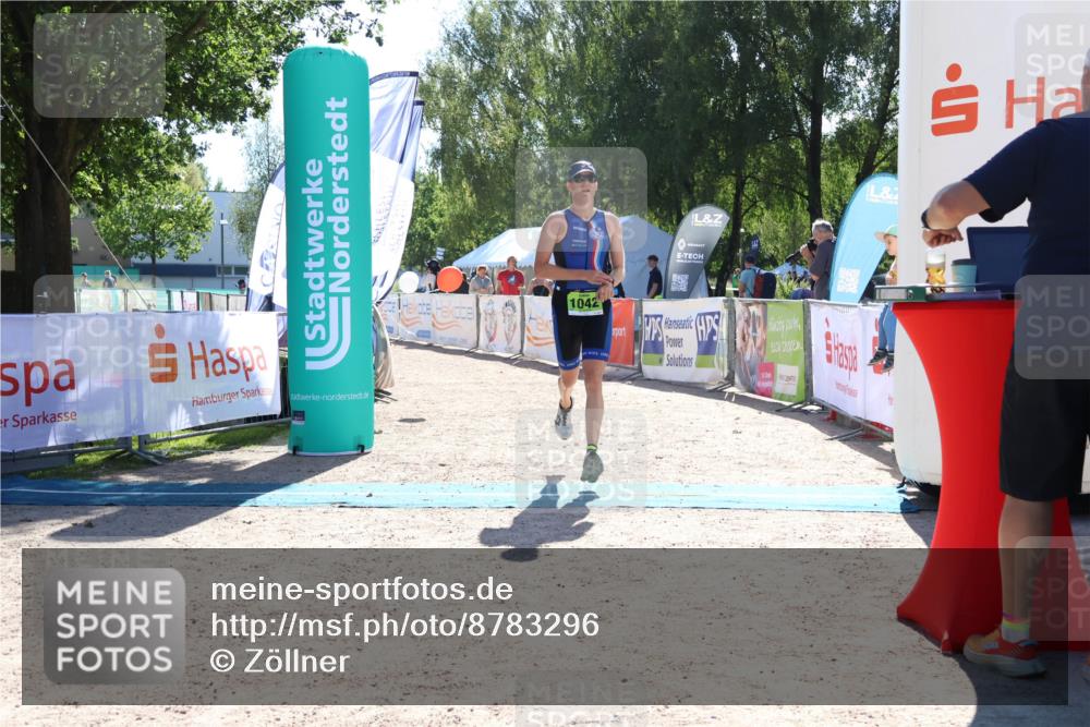 07.09.2025 - 19. Norderstedt Triathlon Zöllner http://msf.ph/oto/8783296 07.09.2025 15:08:39 Ziel 1042 meine-sportfotos.de
