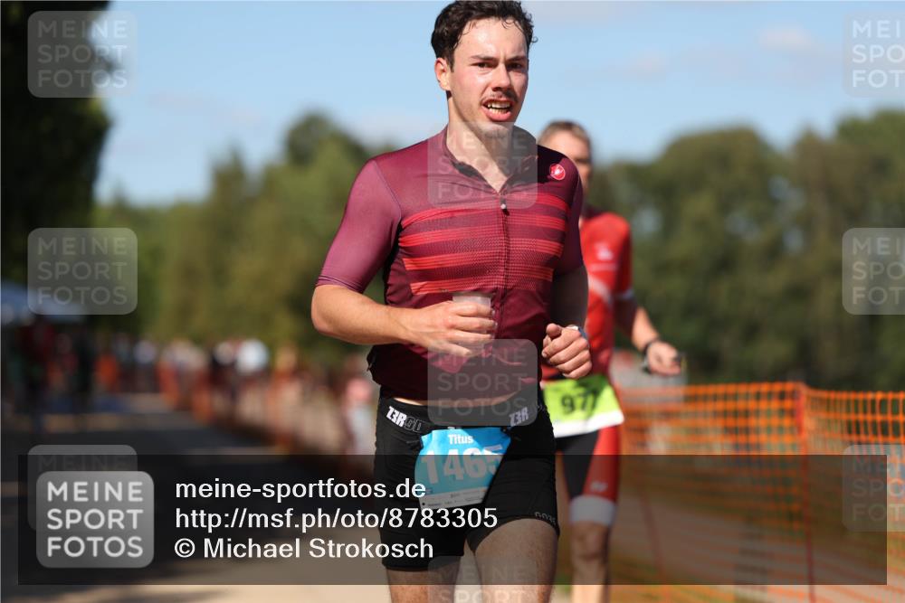 07.09.2025 - 19. Norderstedt Triathlon Michael Strokosch http://msf.ph/oto/8783305 07.09.2025 15:16:25 Laufen 977, 1465, 1502 meine-sportfotos.de