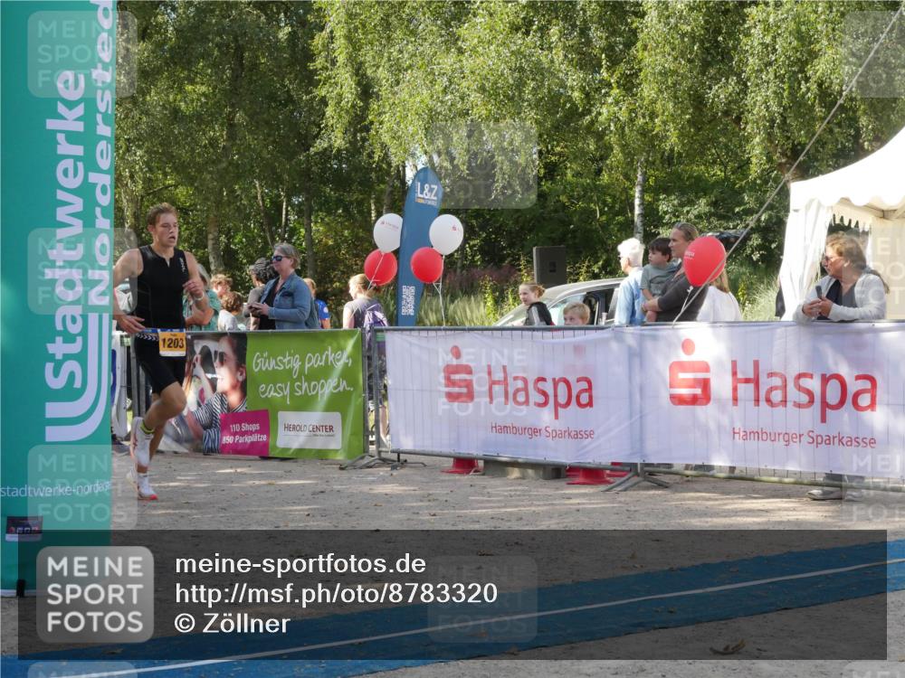 07.09.2025 - 19. Norderstedt Triathlon Zöllner http://msf.ph/oto/8783320 07.09.2025 11:53:35 Ziel 204, 1174, 1203 meine-sportfotos.de